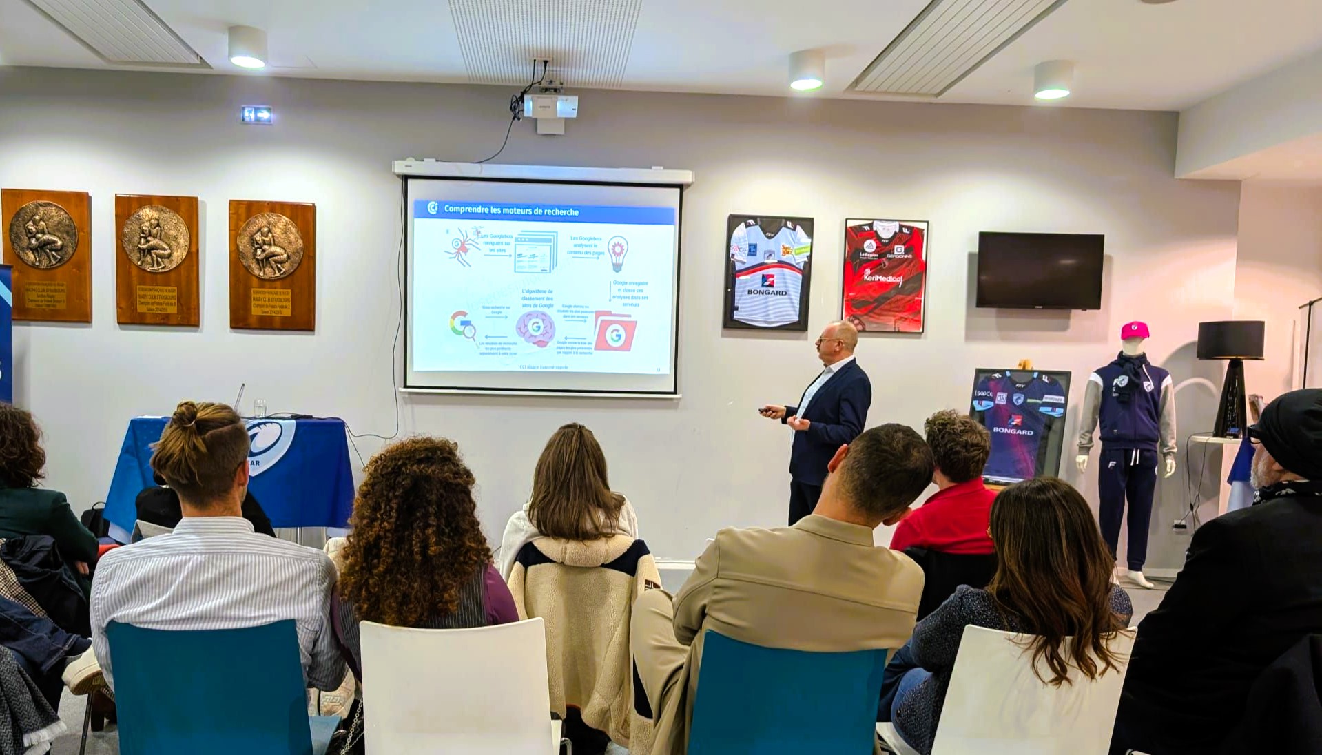 Marc Liebrich anime une conférence au Club Affaires du SAR à Strasbourg